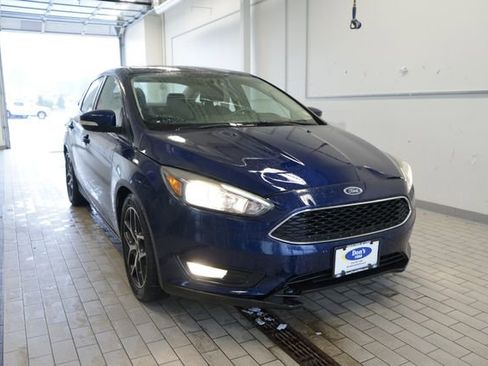 Used 2017 Ford Focus SEL w/ Cold Weather Package FWD image 16