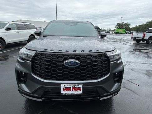 New 2026 Ford Explorer ST-Line image 8