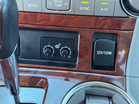 Used 2013 Toyota Highlander Limited image 31