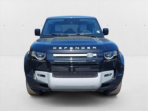 Used 2025 Land Rover Defender 110 S AWD/4WD image 2