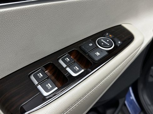 Used 2019 Kia Sorento LX image 11