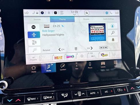 Used 2024 Jeep Wagoneer Series II w/ Flexible Seating Group image 32