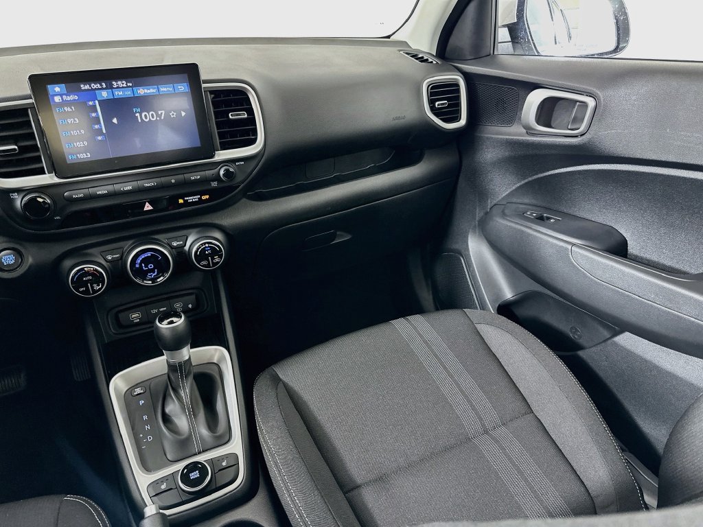 Used 2026 Hyundai Venue SEL FWD image 23