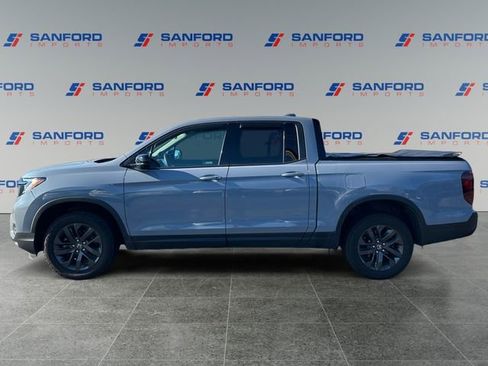 Used 2023 Honda Ridgeline Sport image 2
