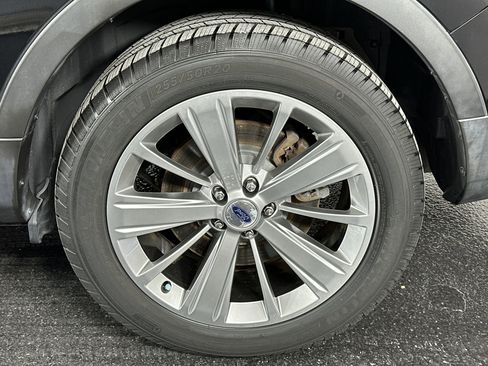 Used 2018 Ford Explorer Limited image 14