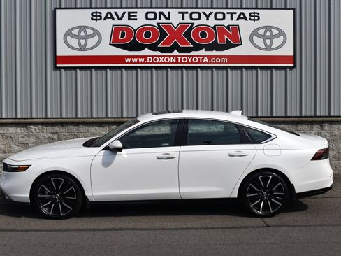 Used 2024 Honda Accord Touring image 4