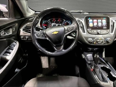 Used 2018 Chevrolet Malibu LT FWD image 8