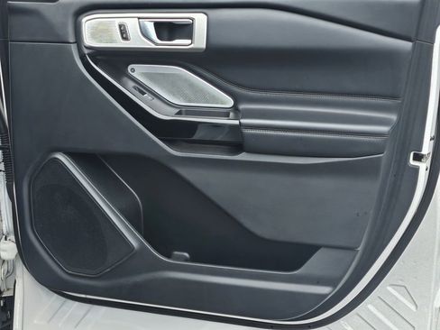 Used 2022 Ford Explorer Platinum w/ Equipment Group 601A image 36