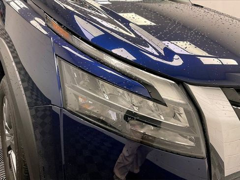 Certified 2024 Nissan Pathfinder SV image 21