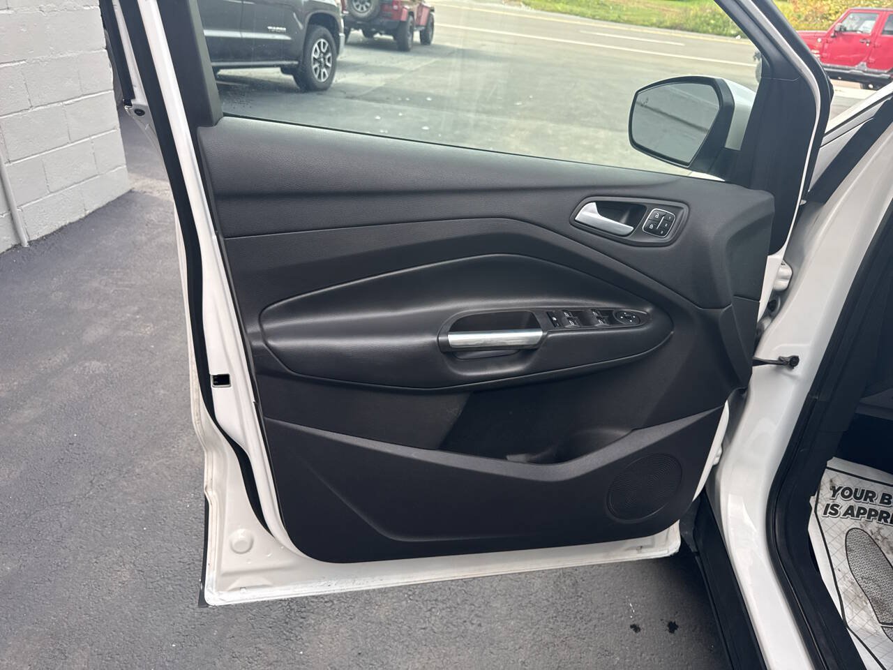 Used 2019 Ford Escape Titanium AWD/4WD image 14