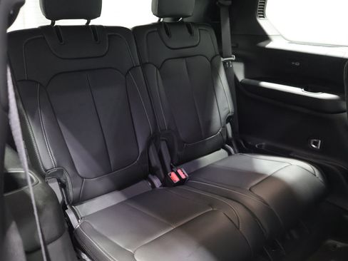 Used 2025 Jeep Grand Cherokee L Limited AWD/4WD image 20