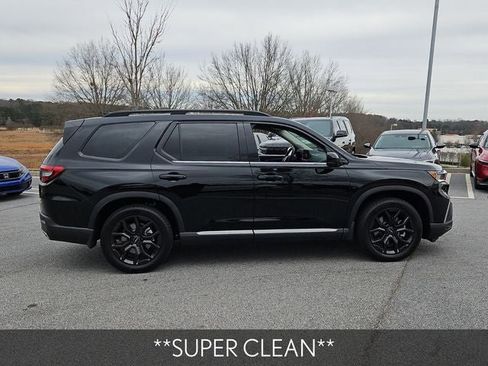 Used 2025 Honda Pilot Touring image 10