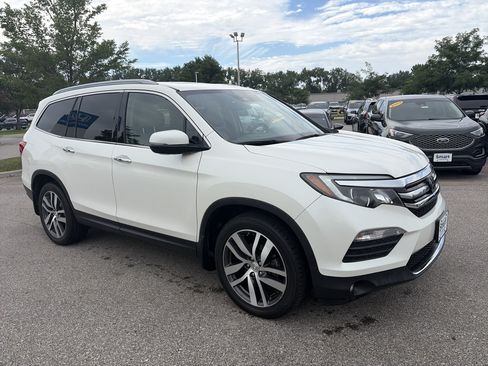 Used 2017 Honda Pilot Elite image 3