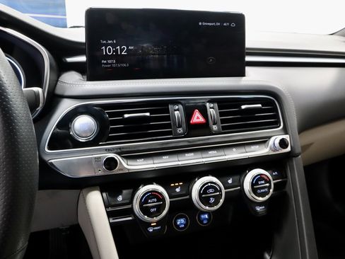 Used 2023 Genesis G70 2.0T image 33