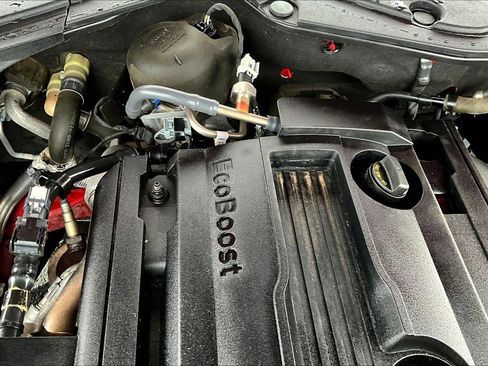 Used 2020 Ford Mustang Coupe w/ Equipment Group 101A RWD image 28