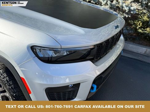Used 2024 Jeep Grand Cherokee Trailhawk image 14