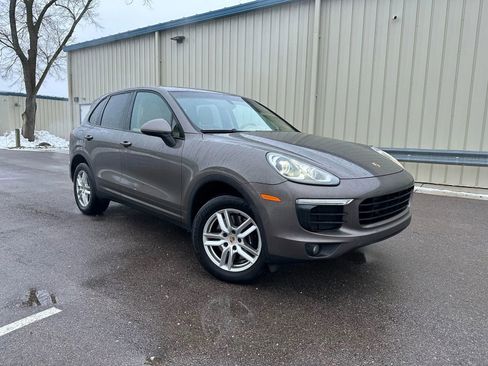 Used 2016 Porsche Cayenne image 2
