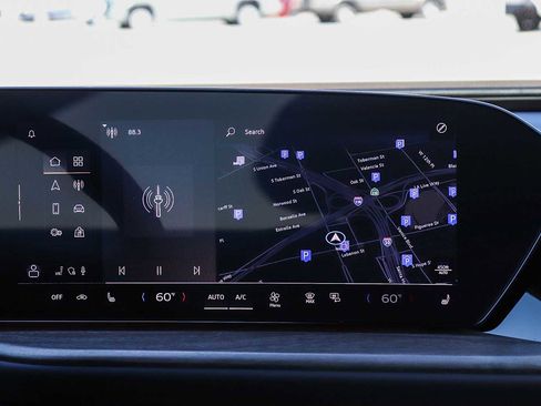 Used 2025 Audi Q5 Premium w/ Convenience Package image 17