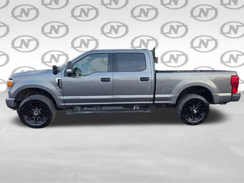 Used 2022 Ford F250 XLT w/ Black Appearance Package AWD/4WD image 11