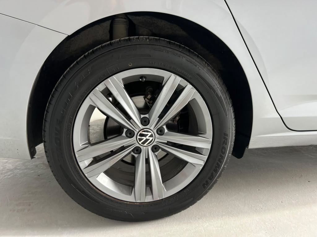 Used 2023 Volkswagen Jetta SE FWD image 9
