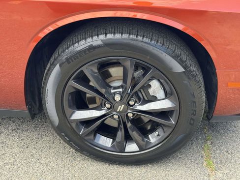 Used 2022 Dodge Challenger SXT w/ Driver Convenience Group AWD/4WD image 6