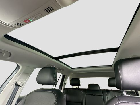 Certified 2022 Volkswagen Tiguan SE image 20