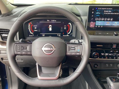 Used 2026 Nissan Rogue Platinum w/ Platinum Premium Package AWD/4WD image 40