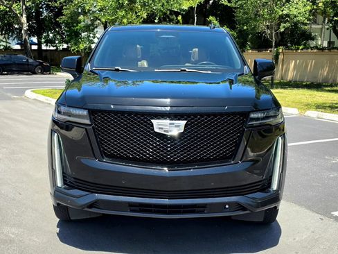Used 2021 Cadillac Escalade ESV Sport w/ Driver Assist Tech Package AWD/4WD image 2