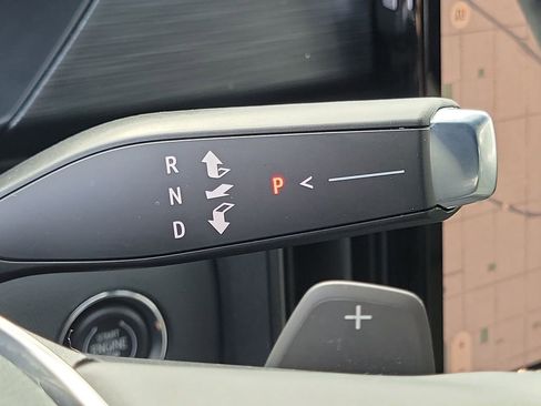 Used 2026 GMC Acadia AT4 w/ Luxury Package image 16