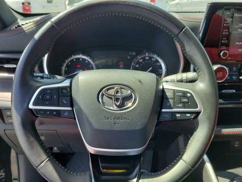 Used 2022 Toyota Highlander XSE image 20
