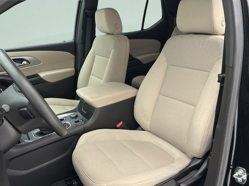Used 2023 Chevrolet Traverse LS w/ Safety Package AWD/4WD image 12