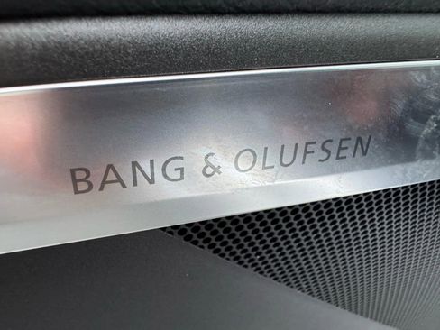 Used 2022 Audi e-tron Premium Plus w/ Premium Plus Package image 41