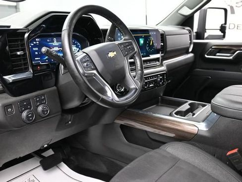 Used 2024 Chevrolet Silverado 2500 LT w/ Convenience Package AWD/4WD image 14