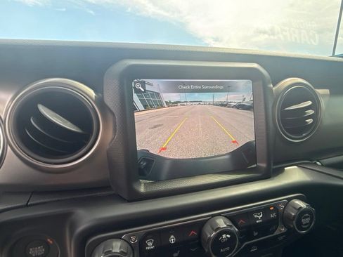 Used 2023 Jeep Gladiator Sport AWD/4WD image 27