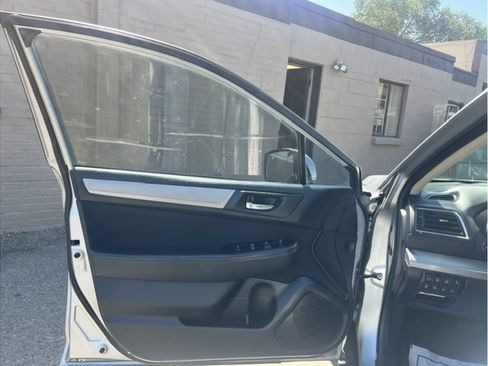 Used 2017 Subaru Outback 2.5i Premium AWD/4WD image 15