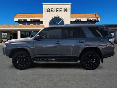 Used 2016 Toyota 4Runner SR5 image 10