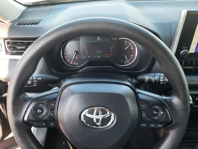 Used 2025 Toyota RAV4 XLE AWD/4WD image 15