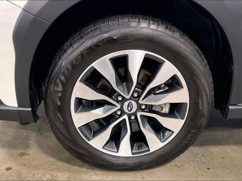 Used 2023 Subaru Outback Limited image 9