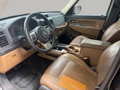 Used 2012 Jeep Liberty Limited RWD image 13
