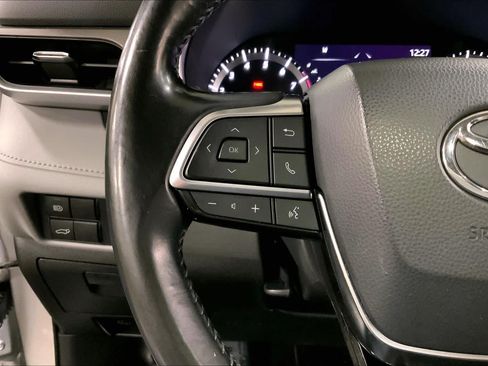 Certified 2021 Toyota Highlander XLE AWD/4WD image 24