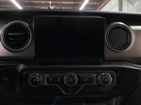 Used 2020 Jeep Wrangler Sport AWD/4WD image 22