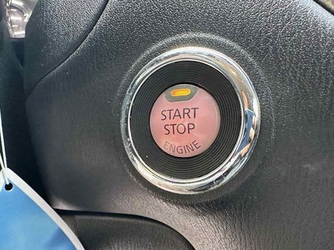 Used 2020 Nissan Pathfinder SL image 43