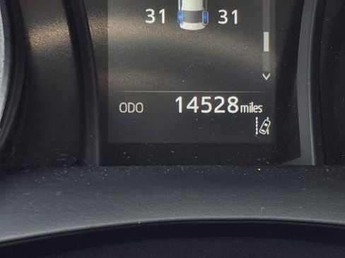 Certified 2022 Toyota Camry SE image 6