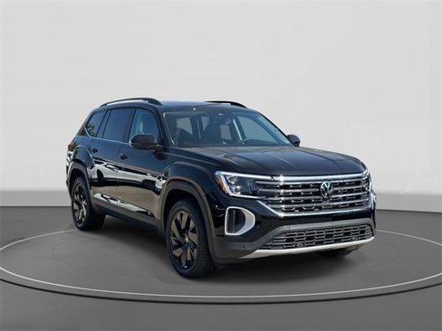 New 2026 Volkswagen Atlas SE image 1