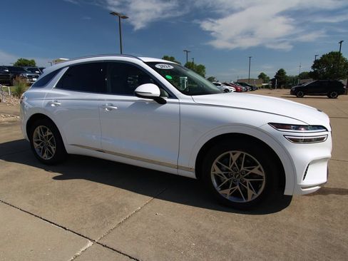 Used 2024 Genesis GV70 2.5T w/ Advanced Package AWD/4WD image 3