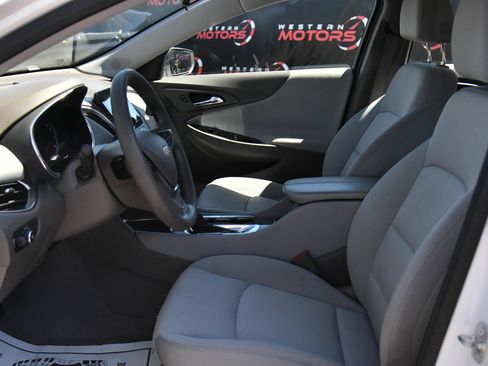 Used 2021 Chevrolet Malibu LT FWD image 17