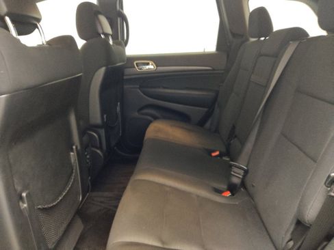 Used 2017 Jeep Grand Cherokee Laredo RWD image 18