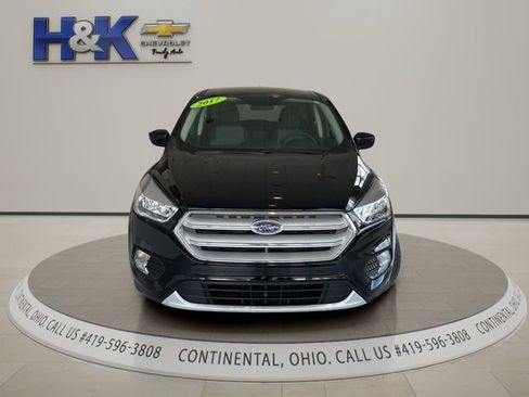 Used 2017 Ford Escape SE w/ SE Cold Weather Package AWD/4WD image 2