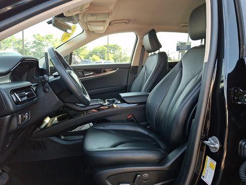 Certified 2022 Lincoln Nautilus AWD image 14