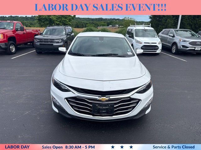 Used 2022 Chevrolet Malibu LT FWD image 2